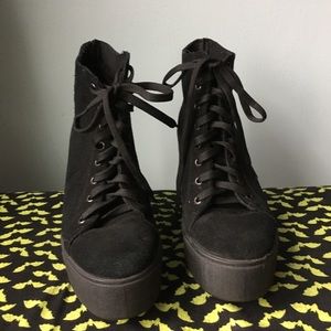 90s Style Black Suede Chunky Platforms Grunge 7.5